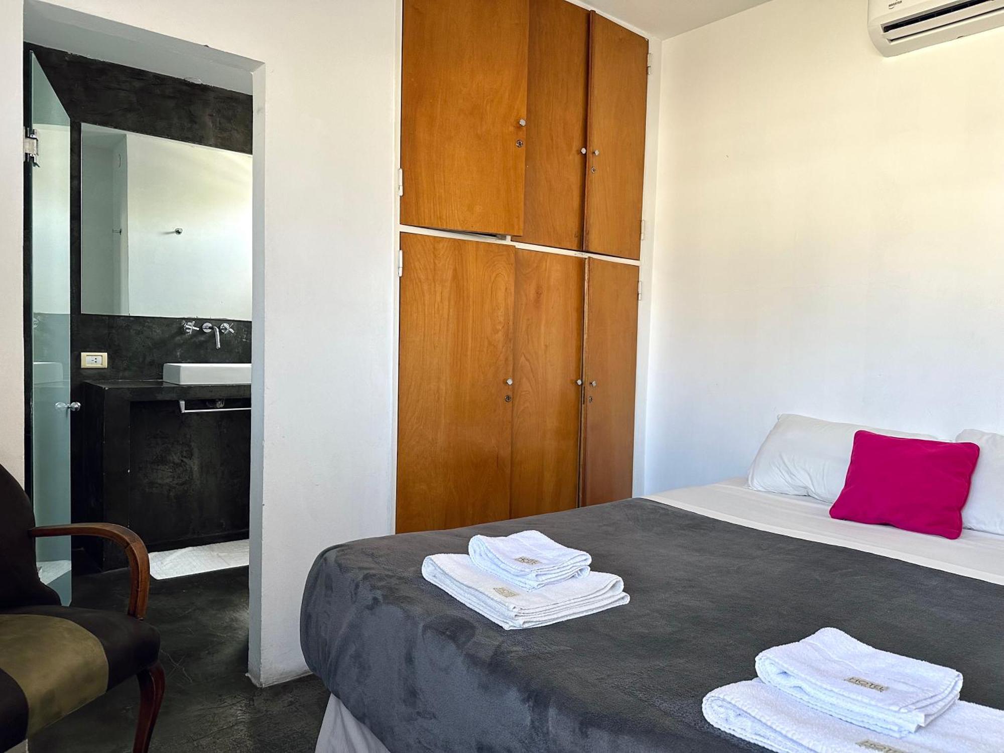 Hotel Costa Rica บัวโนสไอเรส ภายนอก รูปภาพ